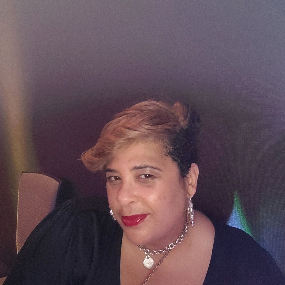 Meet your Posher, Lynette